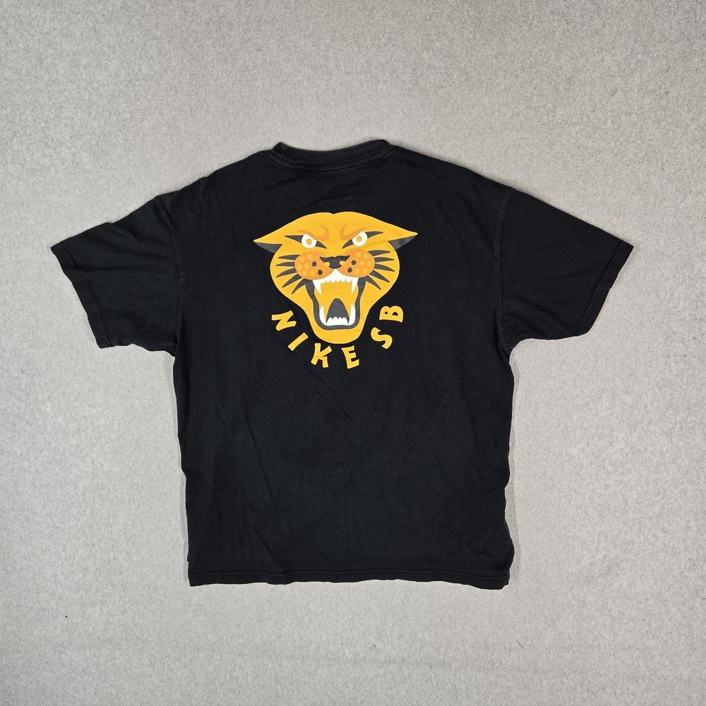 Nike SB Men Shirt M Black Panther Graphic Cat Head Skate Logo Loose Crew Neck